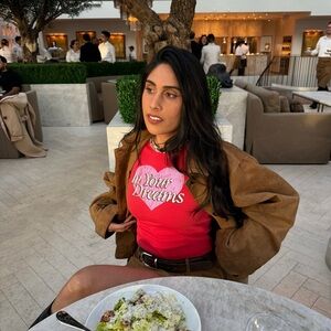 URBAN OUTFITTERS IN YOUR DREAMS RED GRAPHIC TEE